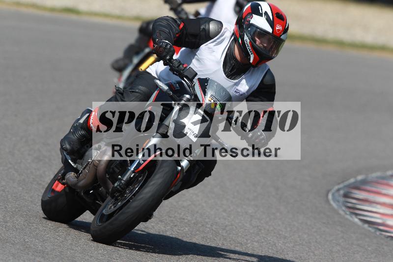 /Archiv-2022/06 15.04.2022 Speer Racing ADR/Instruktorengruppe/7-1